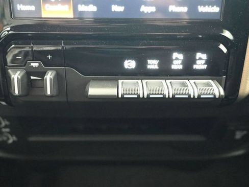 Used 2024 RAM 2500 Laramie w/ Safety Group AWD/4WD image 10