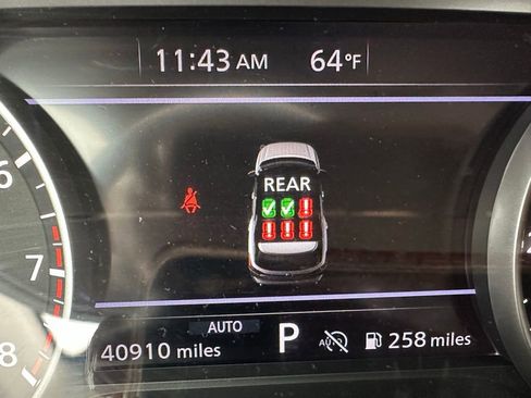 Used 2025 Nissan Pathfinder SV image 8