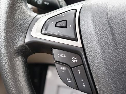 Used 2019 Ford Fusion SE FWD image 7