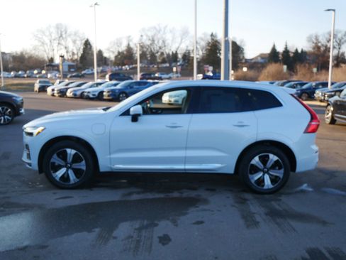 Certified 2023 Volvo XC60 T8 Core image 4