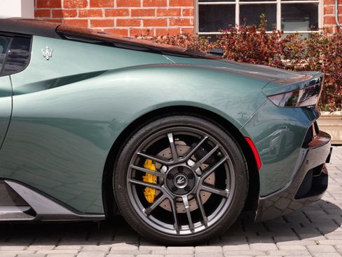 Used 2023 Maserati MC20 Coupe RWD image 17