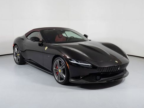 Used 2024 Ferrari Roma Spider image 7