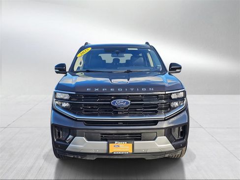 Certified 2025 Ford Expedition Max Platinum image 6