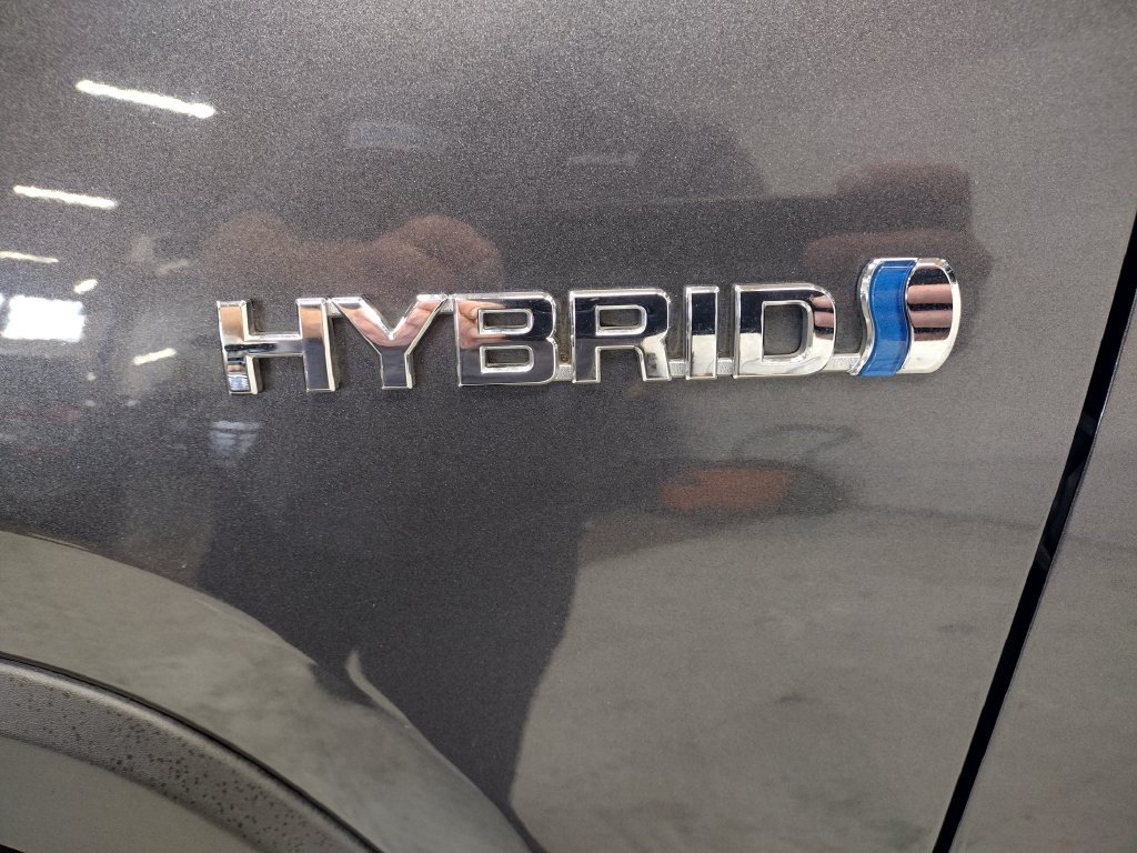 Used 2019 Toyota RAV4 XLE w/ Convenience Package AWD/4WD image 5