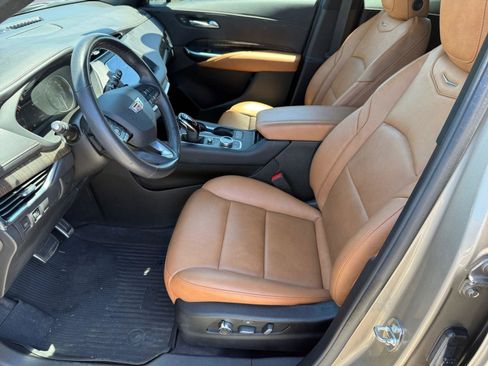 Used 2023 Cadillac XT4 Sport FWD image 15