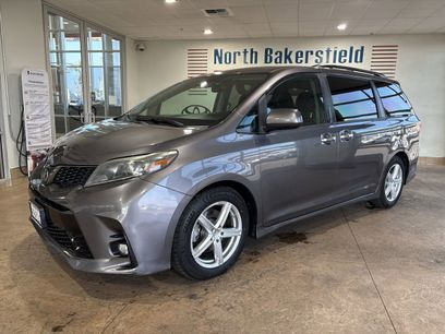 Used 2018 Toyota Sienna SE