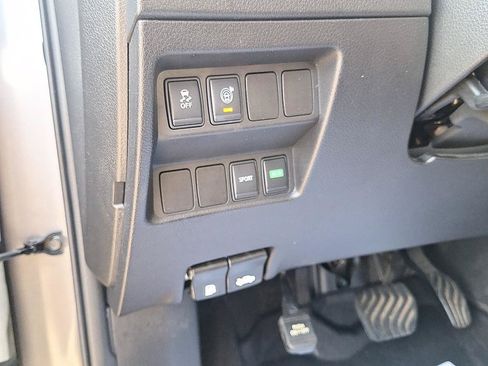 Used 2017 Nissan Rogue S w/ Appearance Package FWD image 29