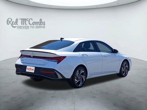 New 2025 Hyundai Elantra SEL image 5