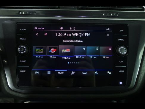 Used 2024 Volkswagen Tiguan SE w/ Panoramic Sunroof Package image 26