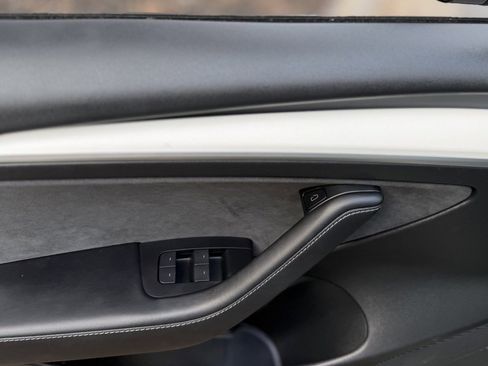 Used 2023 Tesla Model 3 Performance image 29