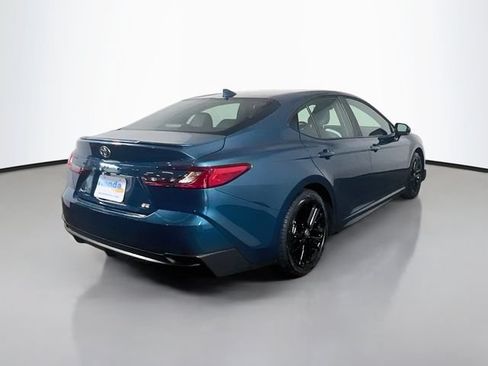 Used 2025 Toyota Camry SE w/ Convenience Package FWD image 21