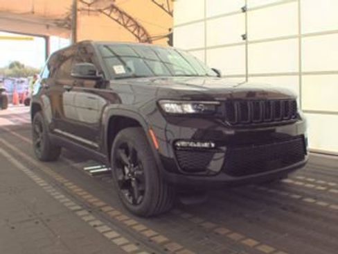 Used 2023 Jeep Grand Cherokee Limited w/ Black Appearance Package RWD image 5