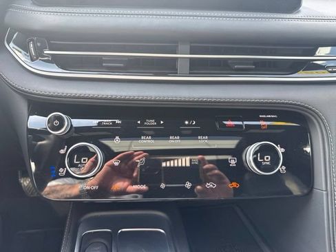 Certified 2025 INFINITI QX60 Luxe w/ Black Edition AWD/4WD image 19