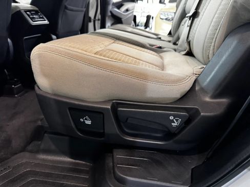 Used 2022 Subaru Ascent Premium w/ Convenience Package AWD/4WD image 20