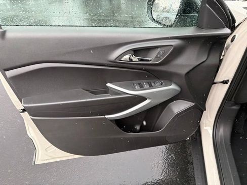 New 2026 Chevrolet Trax RS w/ Sunroof Package FWD image 15
