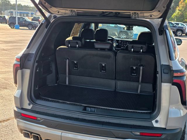 Used 2026 Chevrolet Traverse Z71 w/ LPO, Floor Liner Package AWD/4WD image 13
