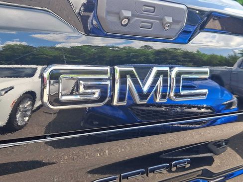 Used 2023 GMC Sierra 1500 SLT w/ SLT Premium Plus Package AWD/4WD image 33