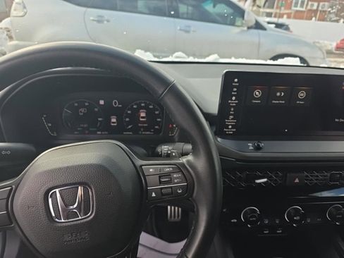 Used 2023 Honda Accord Sport image 12