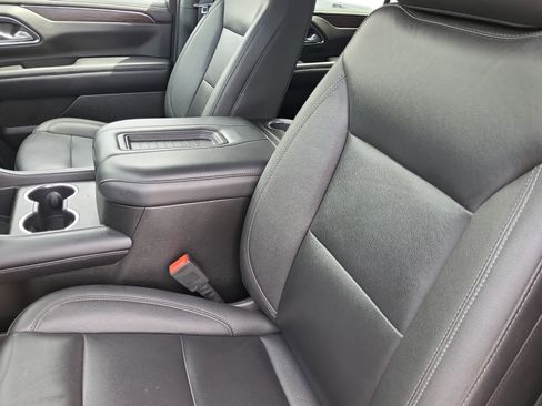 Used 2023 Chevrolet Suburban LT AWD/4WD image 13