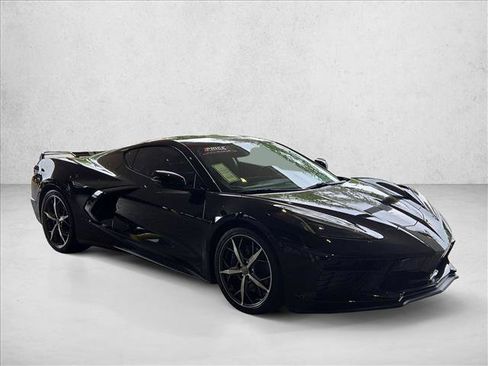 Used 2022 Chevrolet Corvette Stingray Premium Cpe w/ Z51 Performance Package RWD image 3