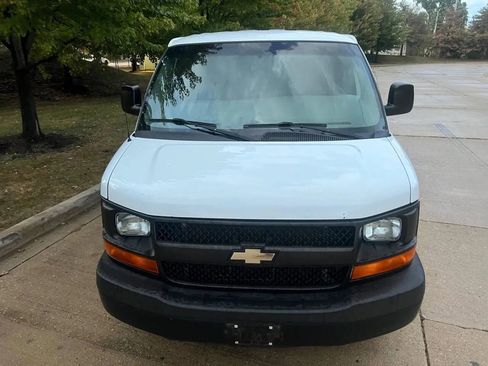 Used 2015 Chevrolet Express 2500 image 12