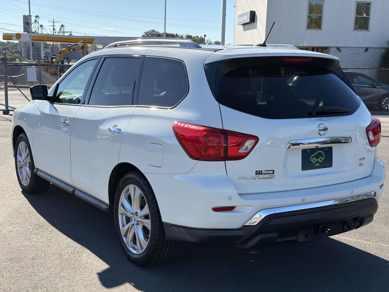 Used 2018 Nissan Pathfinder SL w/ SL Premium Package AWD/4WD image 5