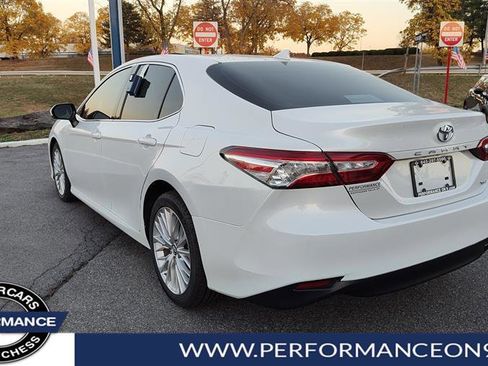 Used 2019 Toyota Camry XLE image 5