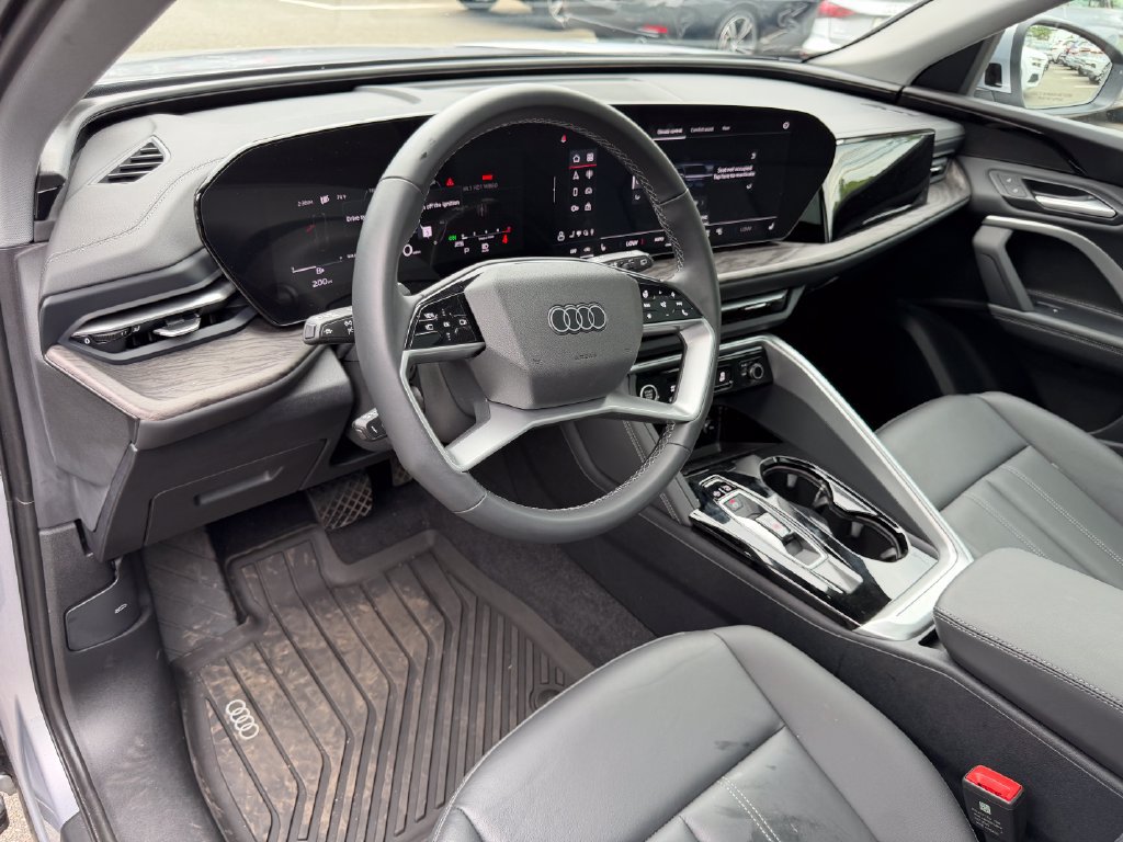 Certified 2025 Audi Q5 Premium w/ Convenience Package AWD/4WD image 17