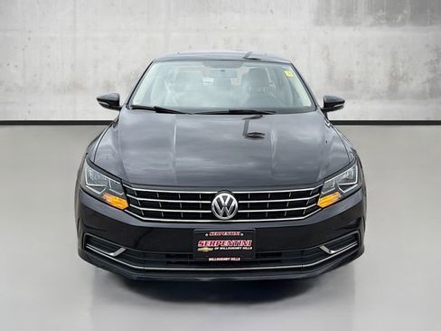 Used 2017 Volkswagen Passat 1.8T SE image 2
