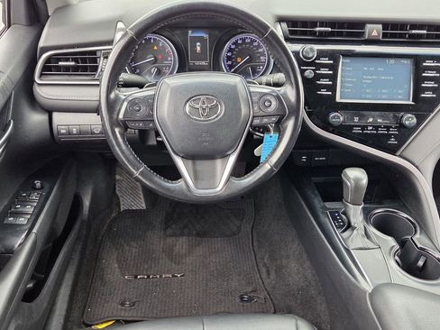 Used 2019 Toyota Camry SE image 7