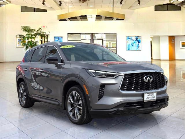 Used 2023 INFINITI QX60 Luxe w/ Cargo Package FWD image 3