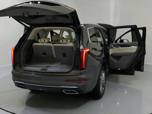 Used 2020 Cadillac XT6 Premium Luxury FWD image 11