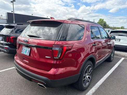 Used 2017 Ford Explorer Sport AWD/4WD image 4