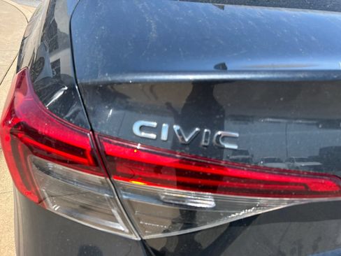 Used 2023 Honda Civic LX image 10