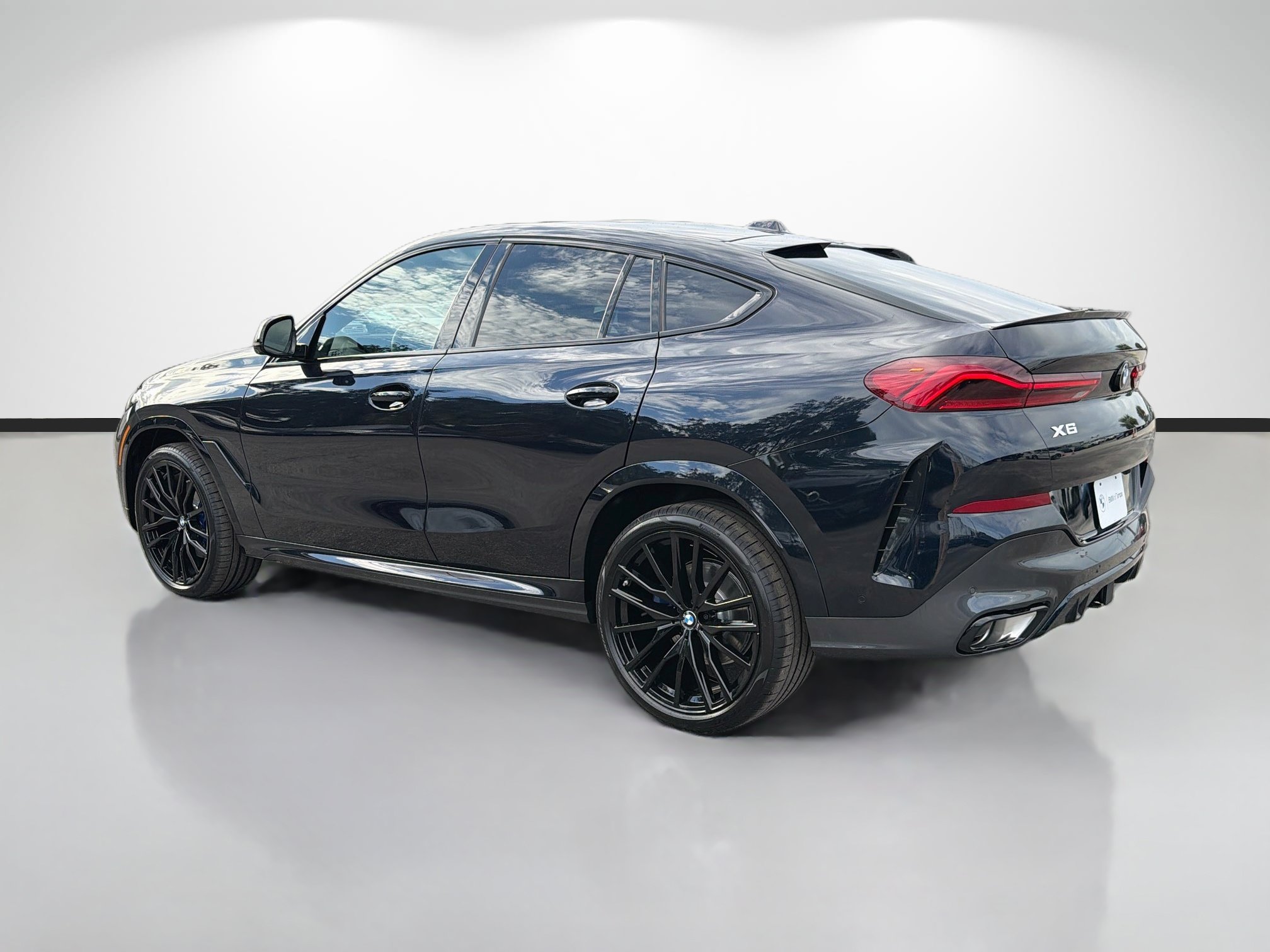 New 2027 BMW X6 xDrive40i w/ Executive Package AWD/4WD image 5