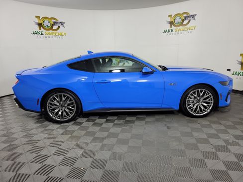 Used 2025 Ford Mustang GT Premium RWD image 8