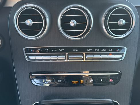 Used 2020 Mercedes-Benz GLC 300 GLC 300 image 21