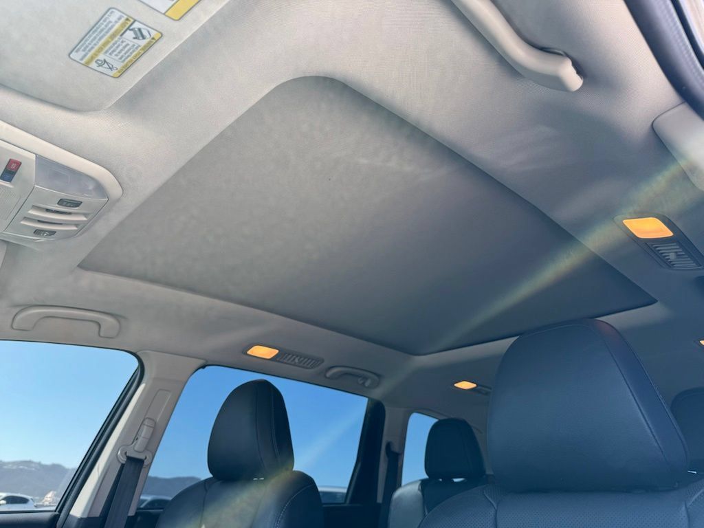 Used 2022 Subaru Ascent Touring AWD/4WD image 16