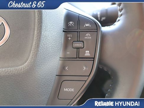 Used 2024 Toyota Prius LE AWD/4WD image 27