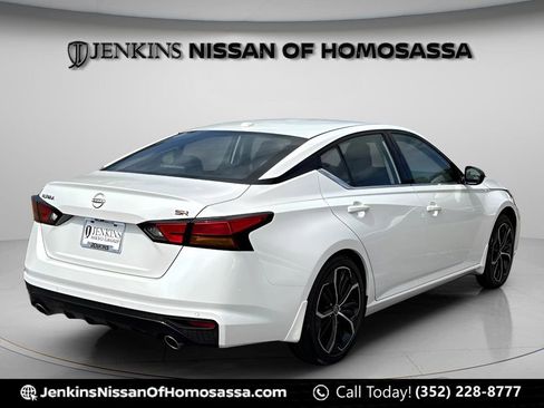 New 2025 Nissan Altima 2.5 SR w/ SR Premium Package FWD image 3