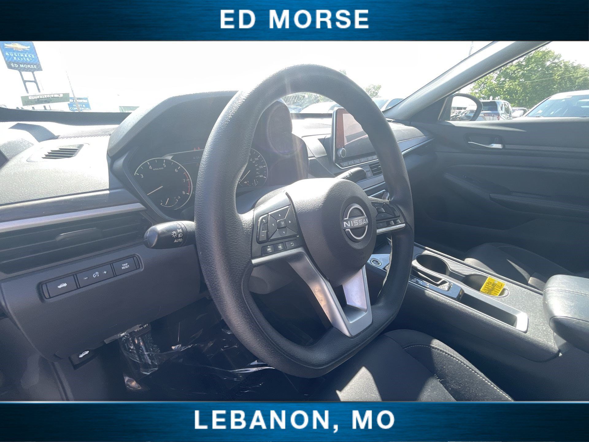 Used 2025 Nissan Altima 2.5 SV FWD image 10