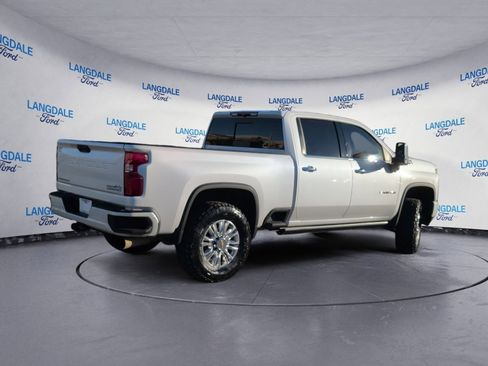 Used 2022 Chevrolet Silverado 2500 High Country w/ Safety Package II image 4