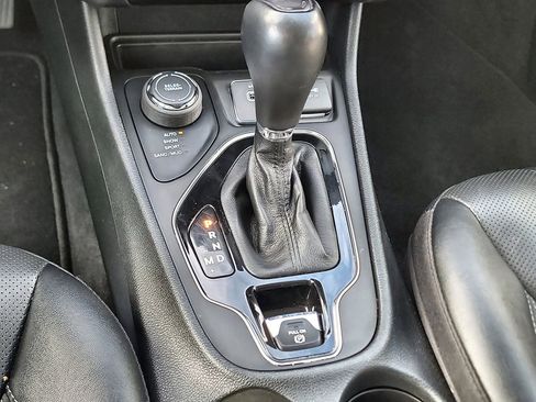 Used 2023 Jeep Cherokee Altitude Lux image 18