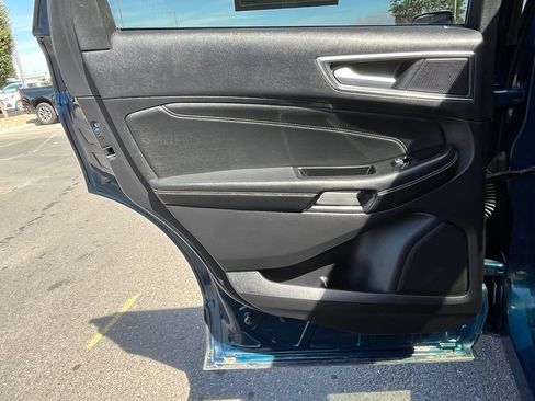 Used 2020 Ford Edge Titanium w/ Equipment Group 301A AWD/4WD image 23