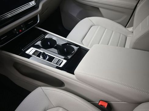 New 2026 Volkswagen Atlas SEL image 9