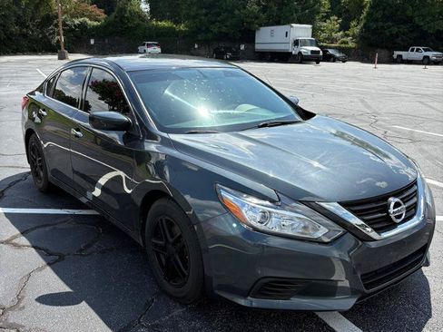 Used 2016 Nissan Altima 2.5 S FWD image 3