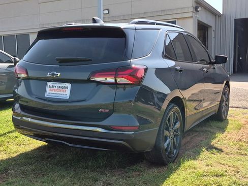 Used 2022 Chevrolet Equinox RS w/ Infotainment Package FWD image 3