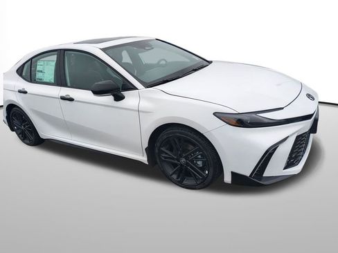 New 2026 Toyota Camry Hybrid w/ Multimedia Upgrade Package image 8