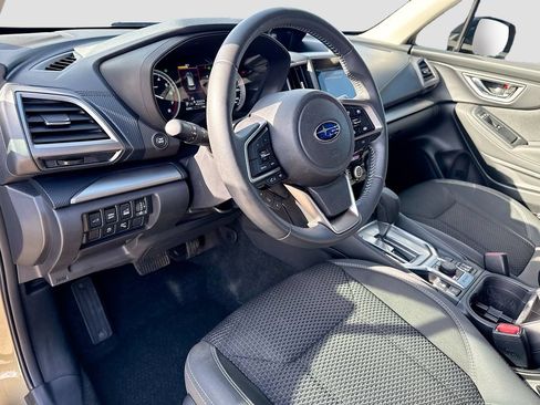 Used 2024 Subaru Forester Premium AWD/4WD image 9