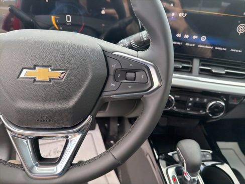 New 2026 Chevrolet Trax LT w/ LT Convenience Package image 25